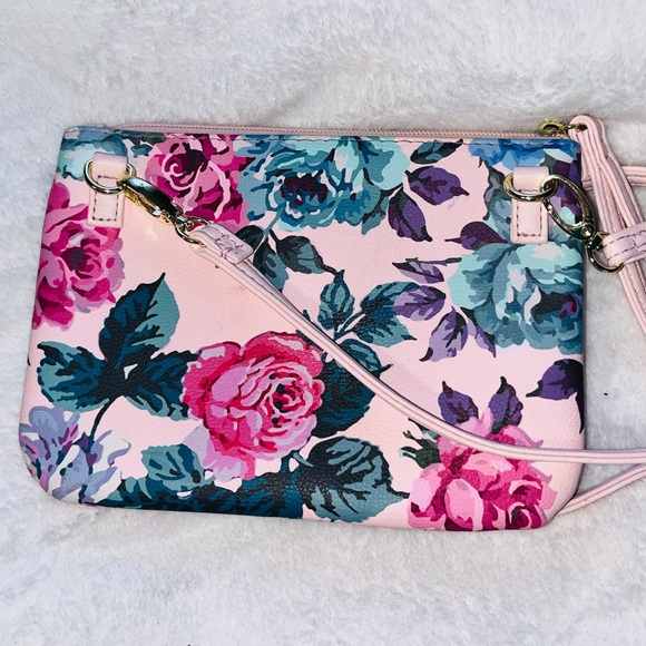 Betsey Johnson Floral Pink Crossbody Wristlet Bag πΈ - Picture 3 of 11